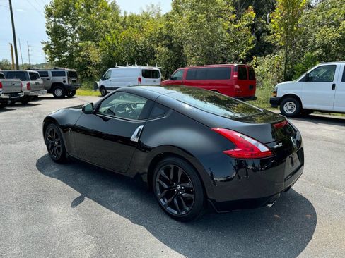 Used 2017 Nissan 370Z Base 2dr Coupe 6M image 18