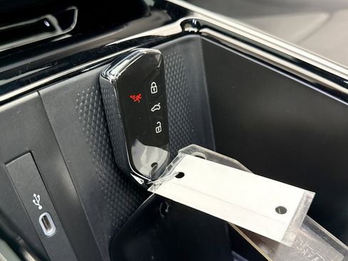 Used 2023 Volkswagen ID.4 Pro S image 25