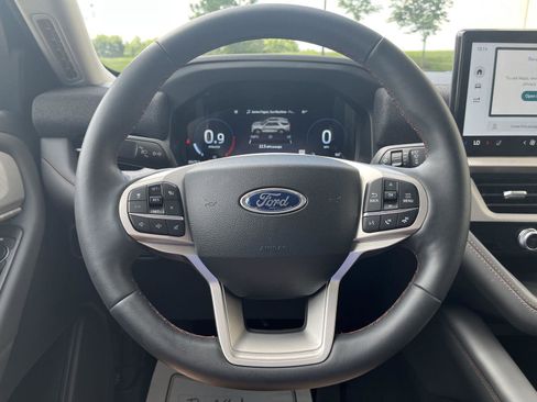 Used 2025 Ford Explorer Active w/ Active Comfort Package AWD/4WD image 21