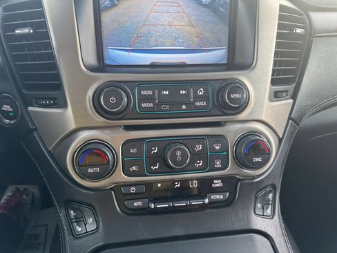 Used 2019 GMC Yukon XL Denali w/ Open Road Package RWD image 17