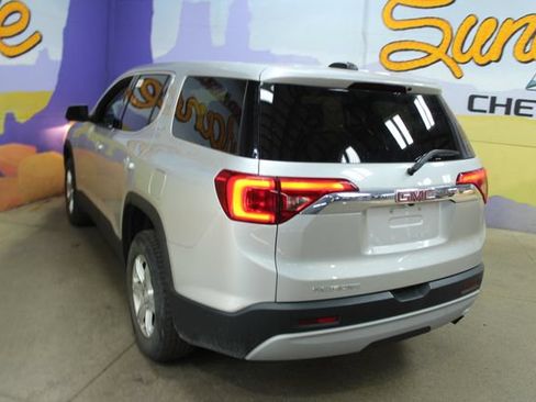 Used 2017 GMC Acadia SLE FWD image 6
