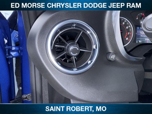 Used 2020 Chevrolet Camaro LT w/ RS Package image 18