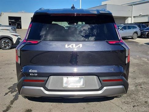 New 2026 Kia EV9 Wind image 4