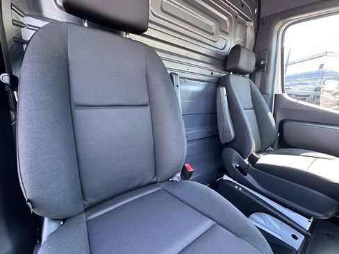 New 2025 Mercedes-Benz Sprinter 2500 image 26