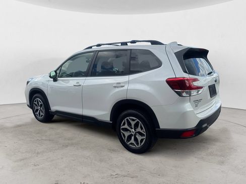 Used 2021 Subaru Forester Premium AWD/4WD image 3