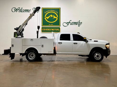 Used 2023 RAM 3500 Tradesman AWD/4WD image 11