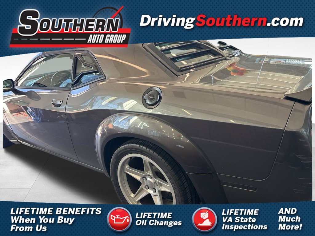 Used 2015 Dodge Challenger SRT w/ Technology Group RWD image 1