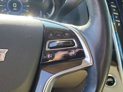 Used 2020 Cadillac Escalade Luxury w/ LPO, Radiant Package image 18