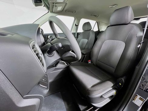 New 2026 Hyundai Venue SE FWD image 13