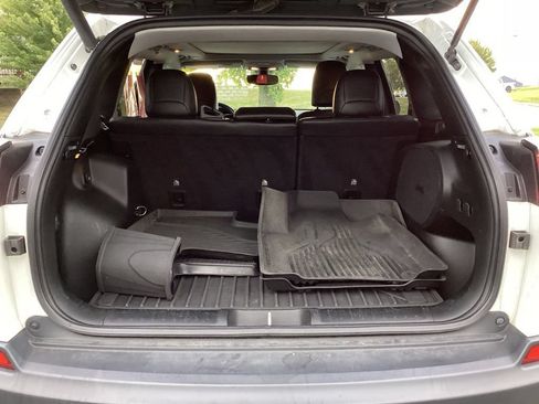 Used 2019 Jeep Cherokee Trailhawk AWD/4WD image 13