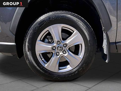 Used 2023 Toyota RAV4 XLE AWD/4WD image 11