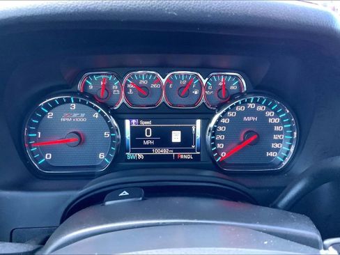 Used 2019 Chevrolet Tahoe LT w/ Z71 Midnight Edition image 10