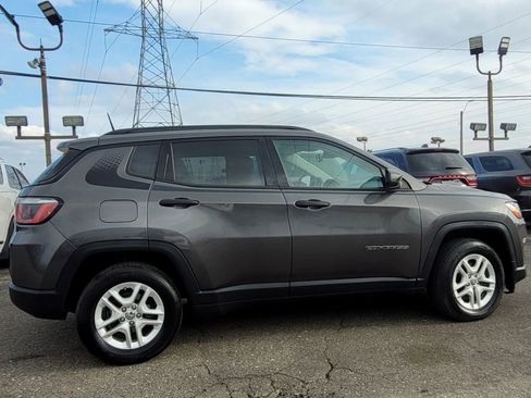 Used 2018 Jeep Compass Sport w/ Mopar Graphics Package image 12