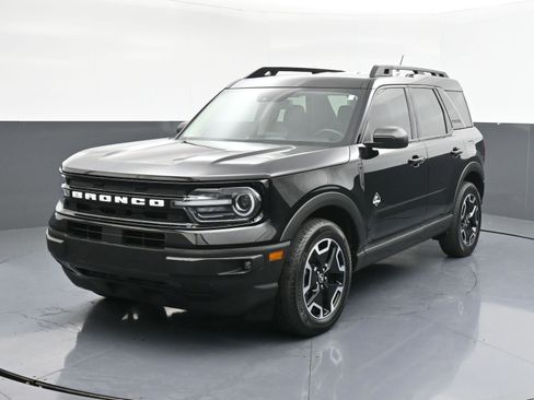 Used 2023 Ford Bronco Sport Outer Banks w/ Tech Package AWD/4WD image 4