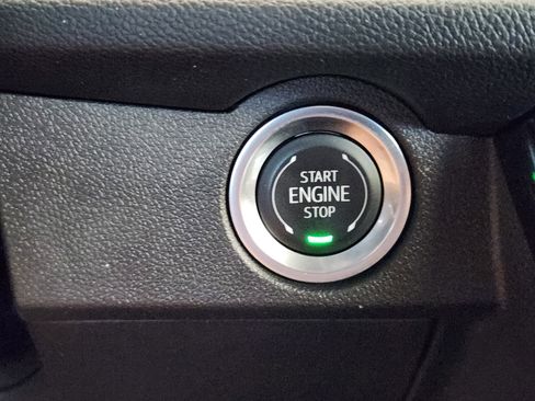 Certified 2025 Chevrolet Traverse LT FWD image 20