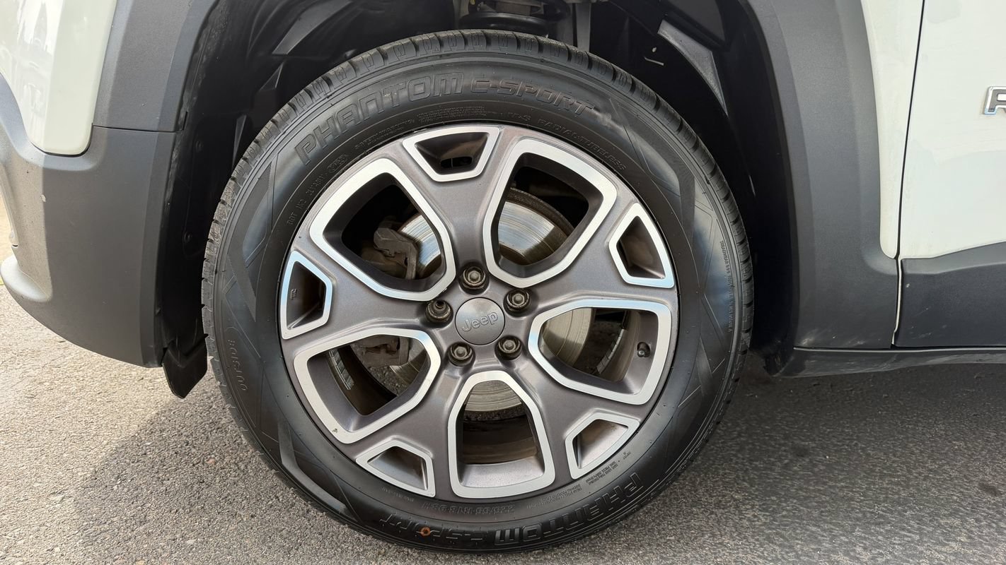 Used 2015 Jeep Renegade Limited w/ Safety & Security Group I FWD image 14