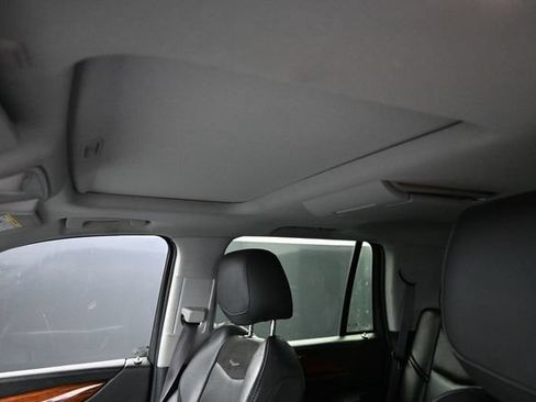 Used 2015 Cadillac Escalade Luxury AWD/4WD image 16