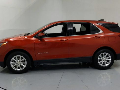 Used 2020 Chevrolet Equinox LT FWD image 2