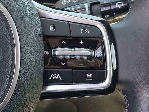 Certified 2024 Kia Sorento SX image 17