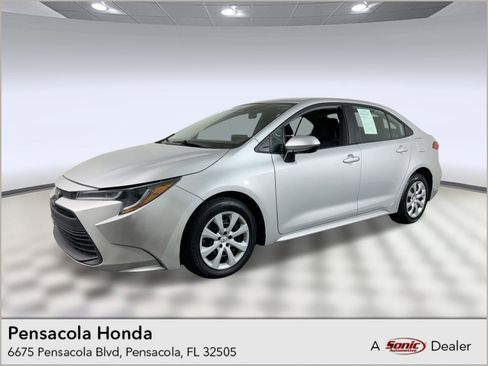 Used 2024 Toyota Corolla LE image 1