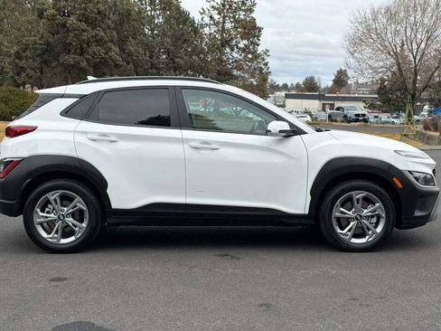 Used 2023 Hyundai Kona SEL w/ Convenience Package image 3