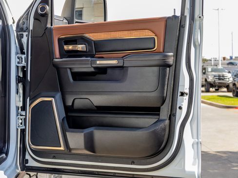 Used 2024 RAM 2500 Limited w/ Safety Group image 39