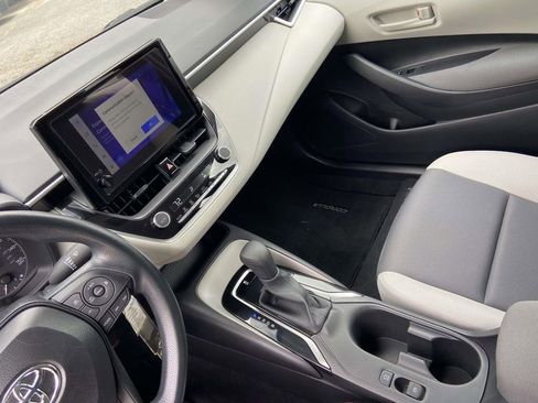 Used 2025 Toyota Corolla LE image 25