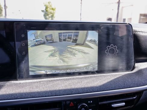 Used 2025 Nissan Kicks SV FWD image 27