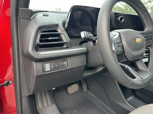 New 2026 Chevrolet Traverse LT w/ Sun and Wheel Package image 13