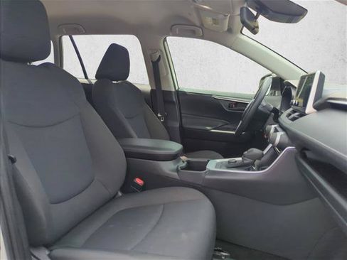 Certified 2025 Toyota RAV4 LE AWD/4WD image 29