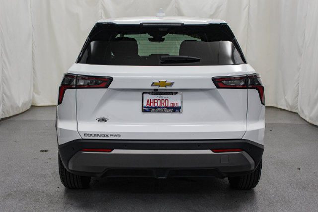 Used 2025 Chevrolet Equinox LT w/ Safety and Technology Package AWD/4WD image 6