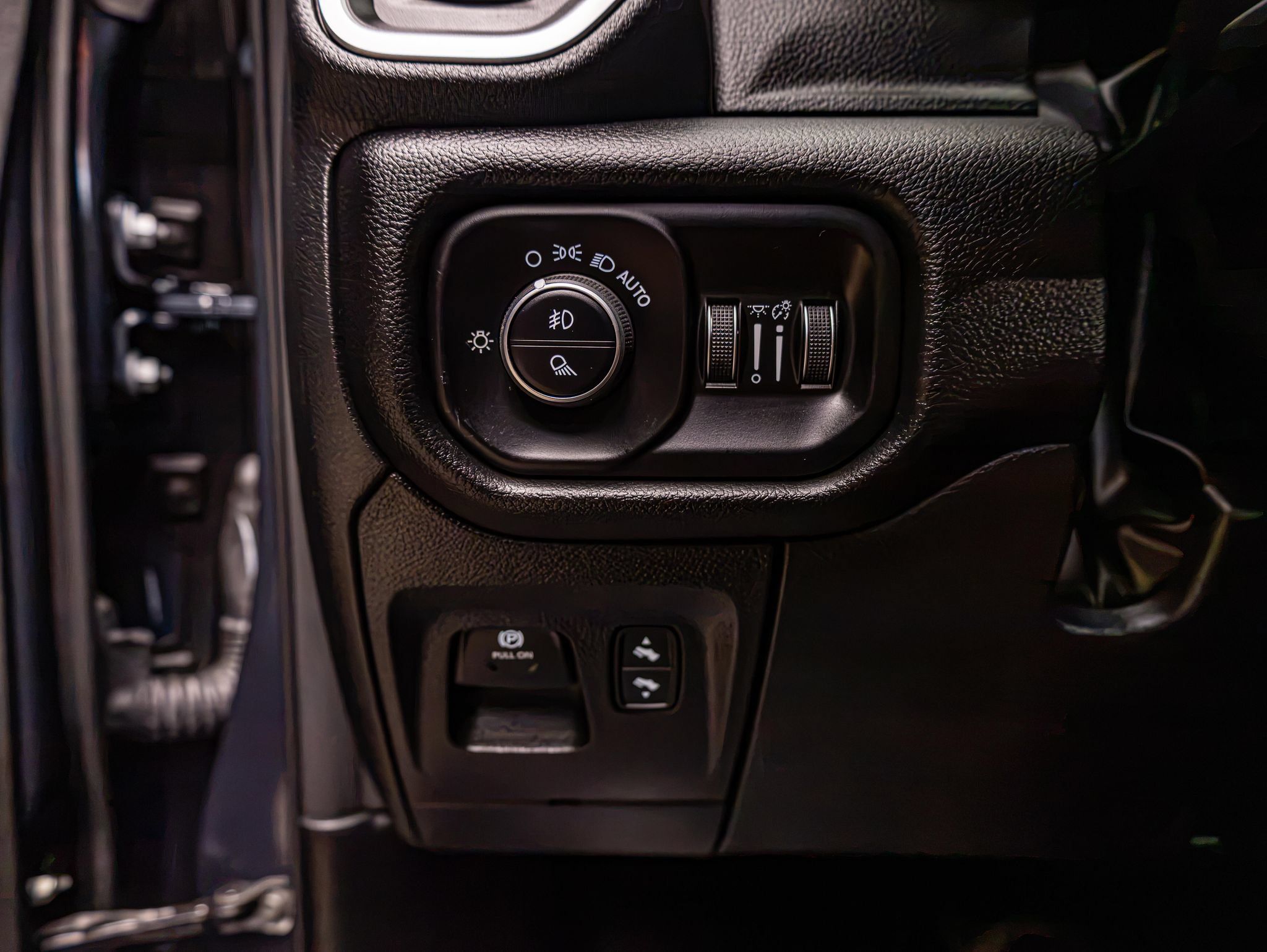 Used 2025 RAM 1500 Lone Star AWD/4WD image 17