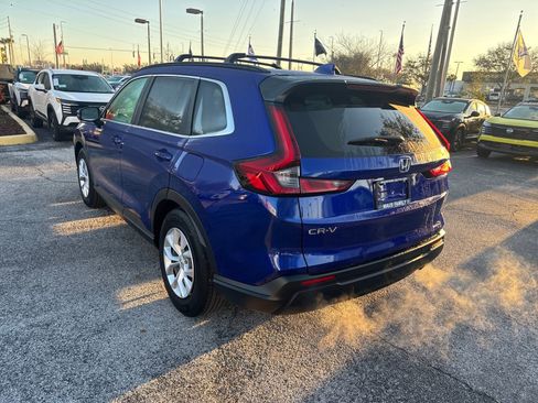 Used 2025 Honda CR-V LX image 8