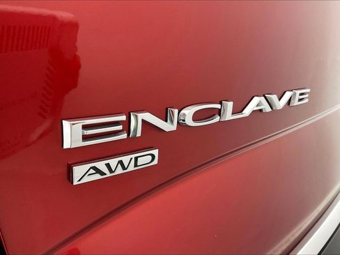 Used 2023 Buick Enclave Essence image 7