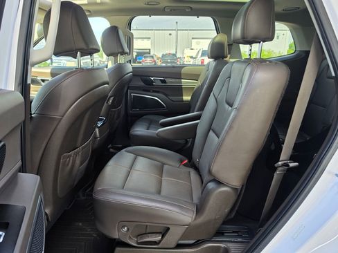 Used 2022 Kia Telluride SX w/ Towing Package FWD image 34