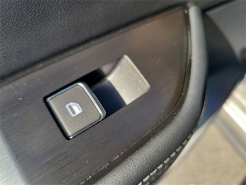 Used 2024 Nissan Rogue SL w/ SL Premium Package image 15