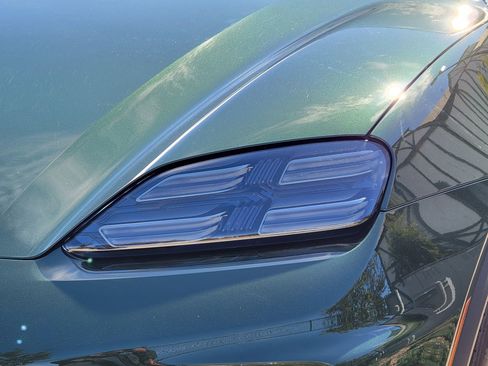 Used 2025 Porsche Macan 4S Electric image 36