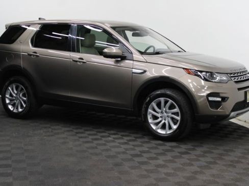 Used 2017 Land Rover Discovery Sport HSE image 1