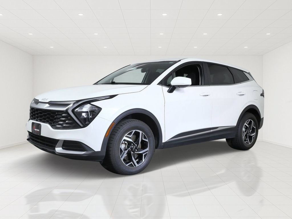 Used 2023 Kia Sportage LX AWD/4WD image 2