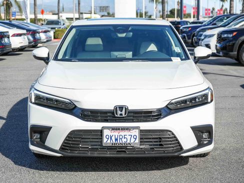 Used 2024 Honda Civic Touring image 2