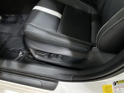 Used 2026 Toyota Camry SE w/ Multimedia Upgrade Package image 16