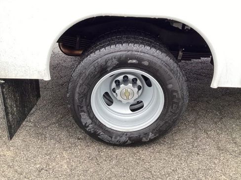 New 2026 Chevrolet Express 3500 w/ Power Convenience Package RWD image 9