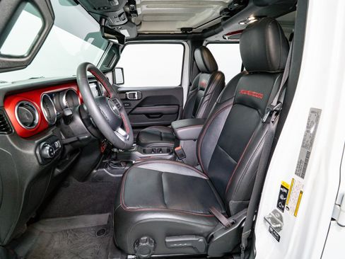 Used 2023 Jeep Gladiator Rubicon w/ Cold Weather Group image 16