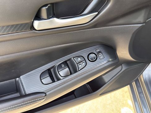 Used 2024 Nissan Altima 2.5 SV FWD image 15
