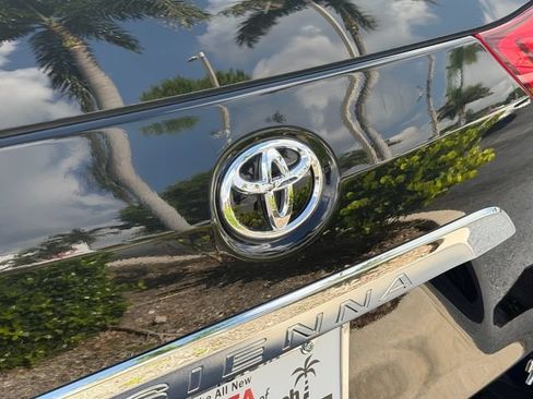Used 2017 Toyota Sienna Limited Premium AWD/4WD image 17