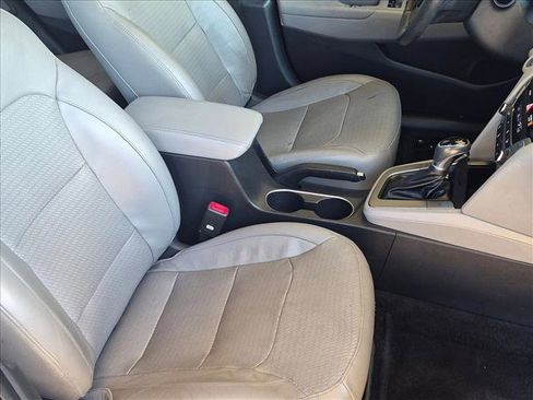 Used 2017 Hyundai Elantra Limited FWD image 19