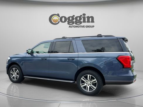 Used 2022 Ford Expedition Max XLT AWD/4WD image 3