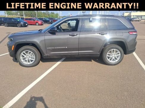 Used 2025 Jeep Grand Cherokee Laredo X w/ Trailer Tow Package AWD/4WD image 31