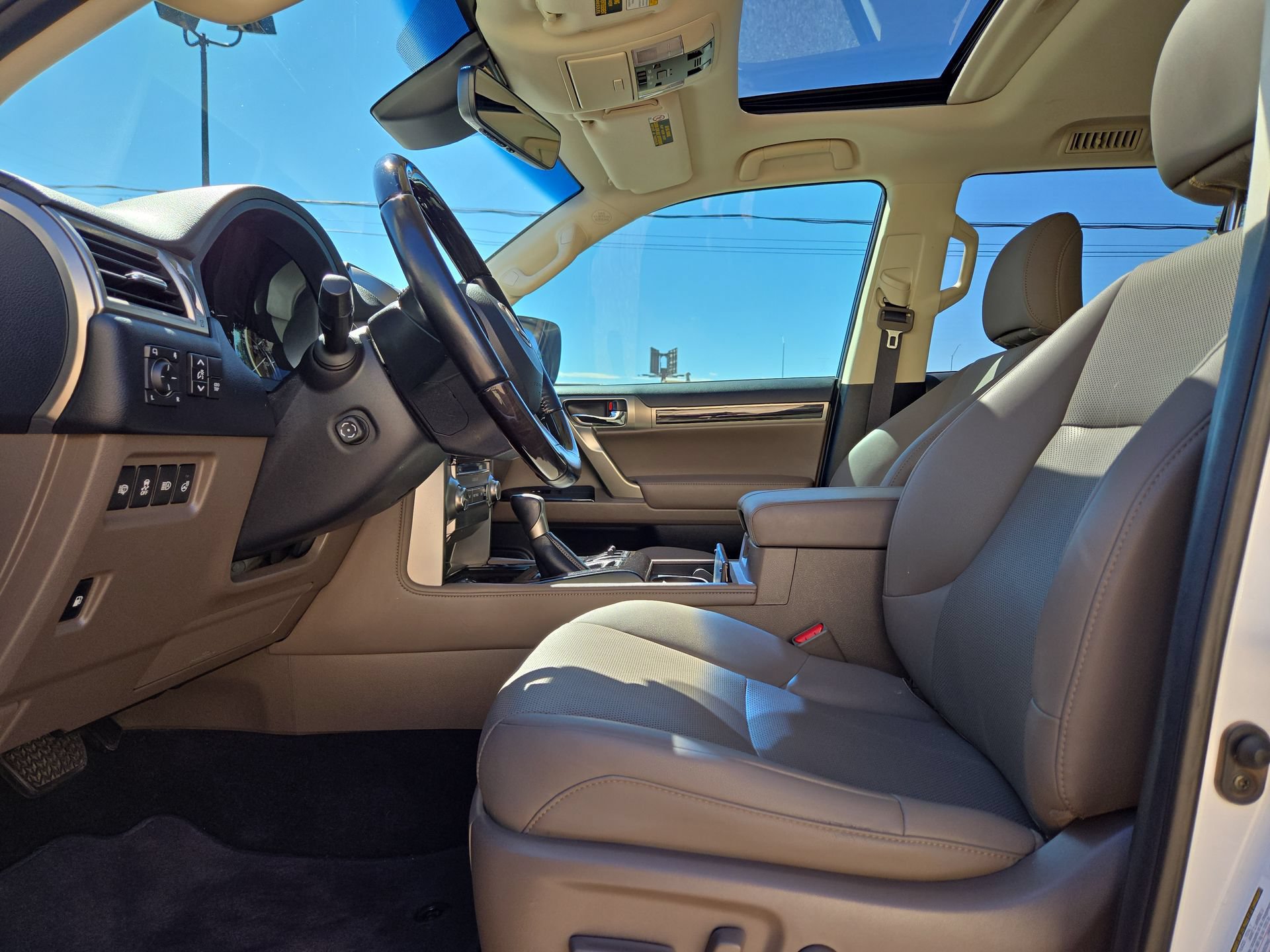 Used 2021 Lexus GX 460 Premium w/ Premium Package AWD/4WD image 16