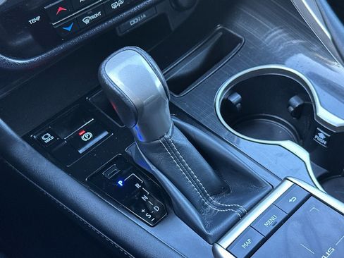 Used 2020 Lexus RX 450h AWD image 24